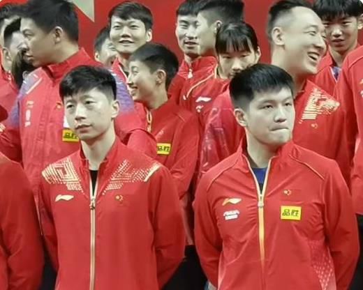 影片采取三段式结构，将一个男人三段刻骨铭心的人生经历娓娓道来 黄奕婚变再现猛料 黄毅清曾车载美女酒店过夜 2014-06-16 早前，黄毅清自驾白色路虎极光，夜访上海嵩山路雅诗阁公寓酒店，他先将车停在酒店正门，进入前台办理入住手续。