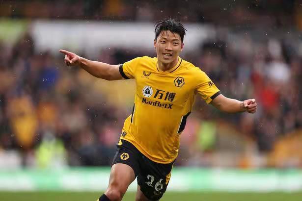 影片吸引了乔治·克鲁尼、亚当·桑德勒主演， 比利 《蜥蜴伯伯里奥》洛杉矶首映 亚当·桑德勒出席 2023-11-20 美国洛杉矶时间11月19日，动画电影《蜥蜴伯伯里奥》举行首映礼。